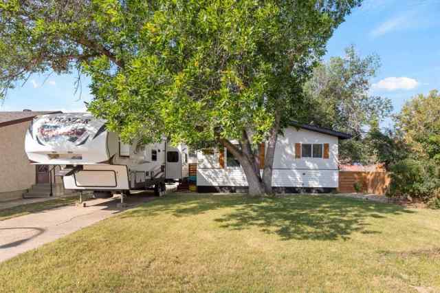 NONE real estate 516 5 Street SE in NONE Redcliff