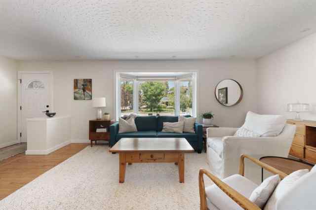 St Andrews Heights real estate 1571 Windsor Street NW in St Andrews Heights Calgary