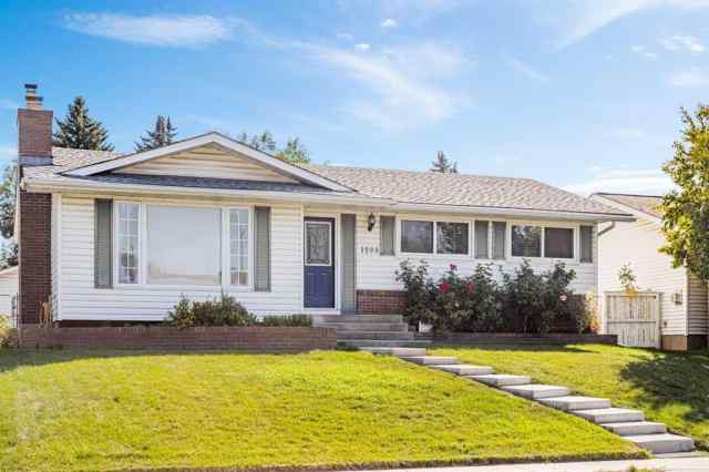 Pineridge real estate 1908 65 Street NE in Pineridge Calgary
