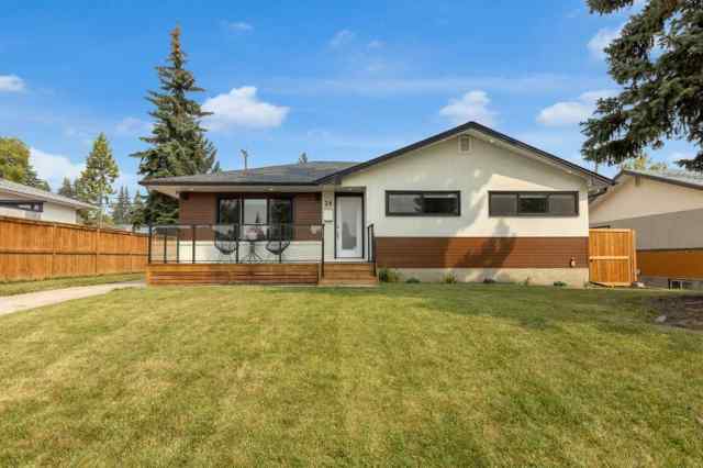 Collingwood real estate 24 Canyon Drive NW in Collingwood Calgary
