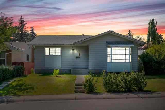 Rundle real estate 2207 48 Street NE in Rundle Calgary