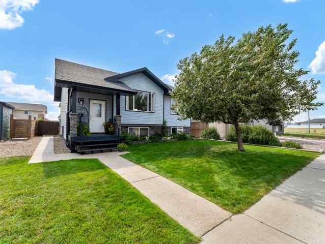 NONE real estate 1110 9 Avenue SE in NONE Redcliff