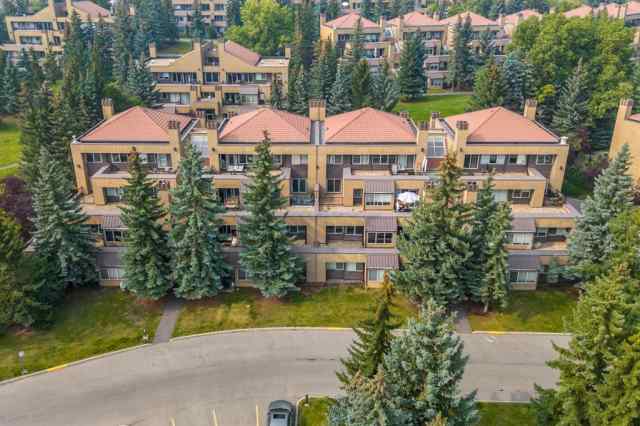 Patterson real estate 3, 207 Village Terrace SW in Patterson Calgary