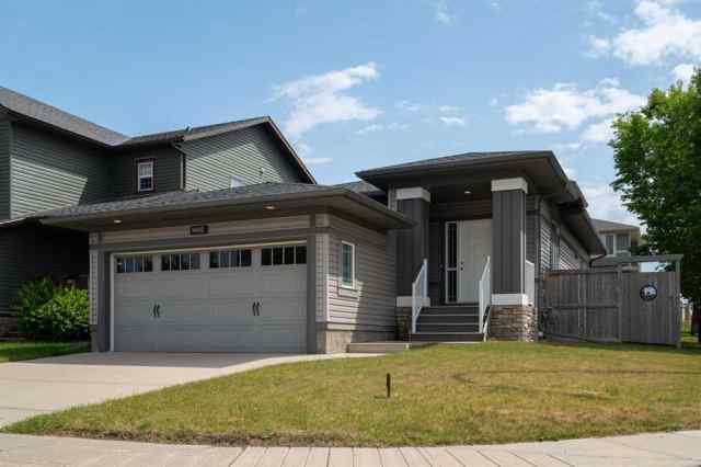 Ravenswood real estate 1402 Ravenscroft Avenue SE in Ravenswood Airdrie