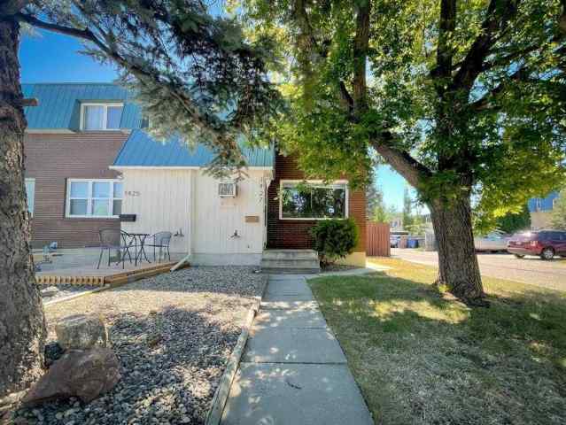 Lakeview real estate 1427 Lakemount Boulevard S in Lakeview Lethbridge