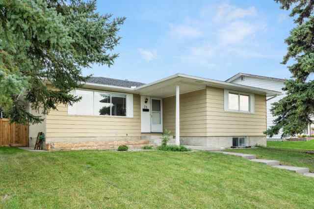 Queensland real estate 71 Queen Alexandra Close SE in Queensland Calgary