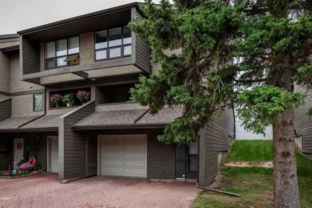 Dalhousie real estate 701, 4935 Dalton Drive NW in Dalhousie Calgary