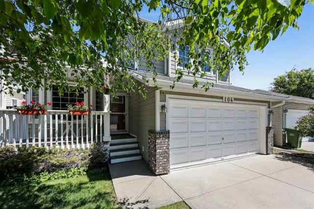 Hawkwood real estate 104 Hawkmount Close NW in Hawkwood Calgary