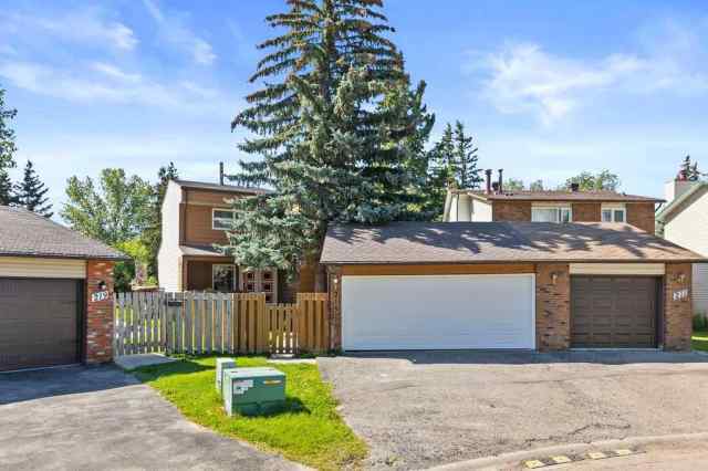 Ranchlands real estate 215 Ranchview Court NW in Ranchlands Calgary