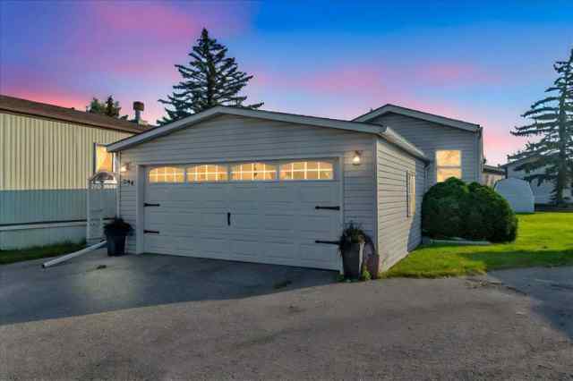Montgomery real estate 294 Burroughs Circle NE in Montgomery Calgary