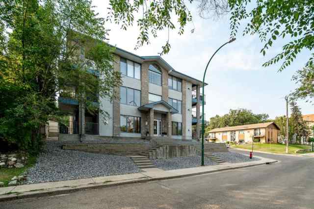 SE Hill real estate 5, 309 5 Street SE in SE Hill Medicine Hat