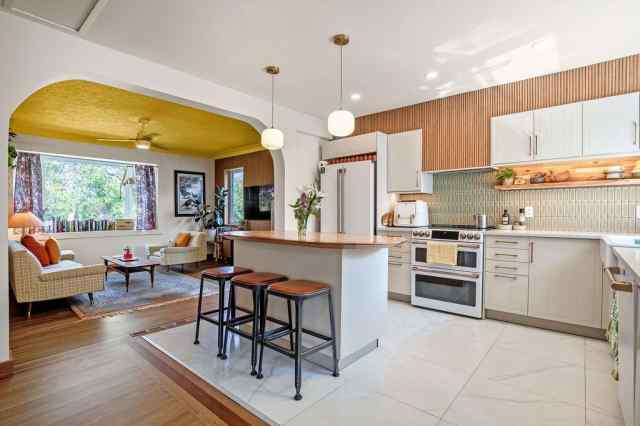 Renfrew real estate 851 13 Avenue NE in Renfrew Calgary