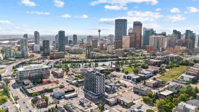Crescent Heights real estate 304, 455 1 Avenue NE in Crescent Heights Calgary
