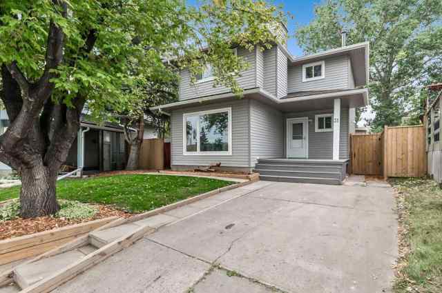 Castleridge real estate 31 Castlebrook Road NE in Castleridge Calgary