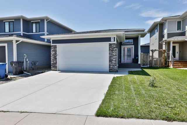 The Crossings real estate 526 Devonia Road W in The Crossings Lethbridge