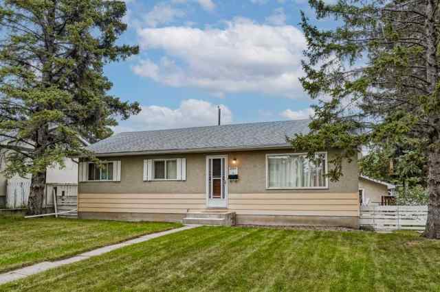 Glamorgan real estate 4928 45 Street SW in Glamorgan Calgary