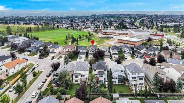 Panorama Hills real estate 161 Panamount Close NW in Panorama Hills Calgary