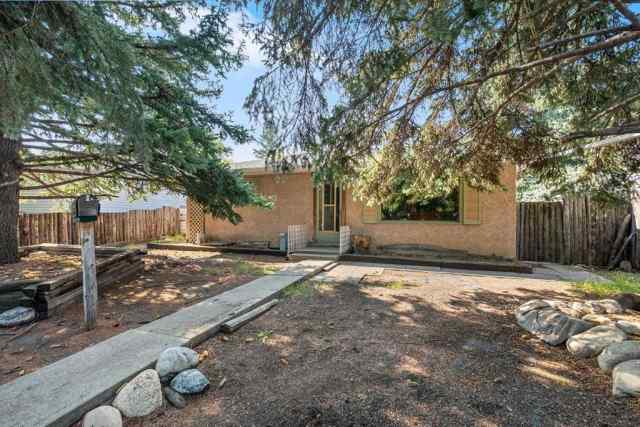 Bowness real estate 7927 36 Avenue NW in Bowness Calgary
