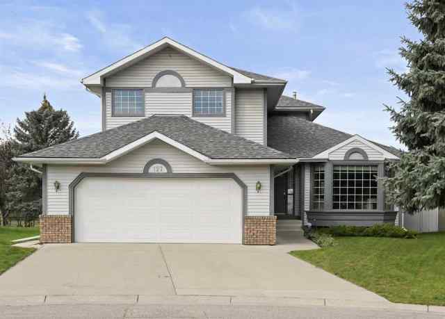 Douglasdale/Glen real estate 127 Douglasbank Court SE in Douglasdale/Glen Calgary