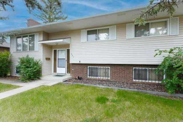 Silver Springs real estate 307 Silverthorn Way NW in Silver Springs Calgary