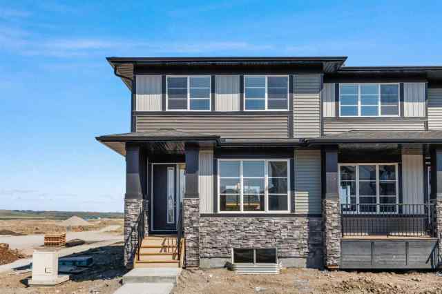 Southbow Landing real estate 21 Southborough Lane  in Southbow Landing Cochrane