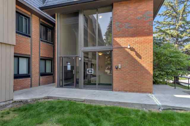 Varsity real estate 3303, 4001C 49 Street NW in Varsity Calgary