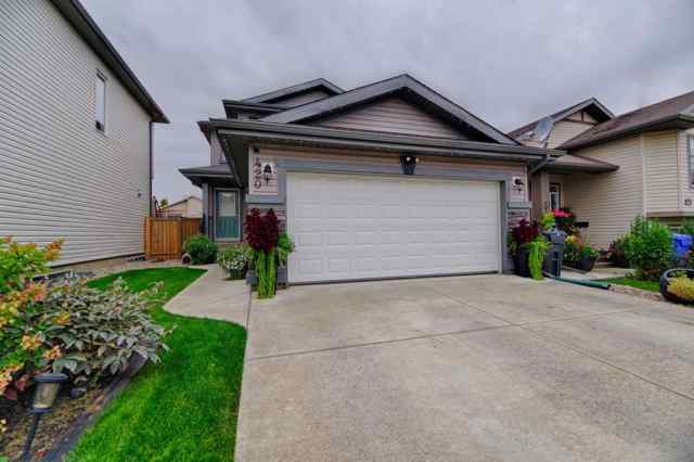Copperwood real estate 420 Silkstone Crescent W in Copperwood Lethbridge