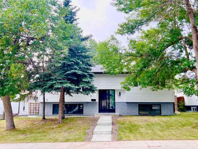 Whitehorn real estate 131 Whiteview Close NE in Whitehorn Calgary