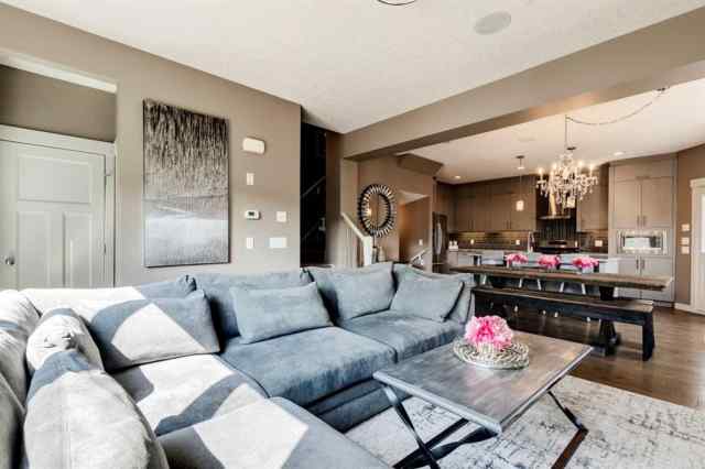 Montgomery real estate 2, 4613 17 Avenue NW in Montgomery Calgary