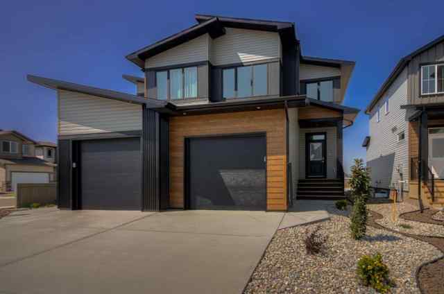 Discovery real estate 4333 28 Avenue S in Discovery Lethbridge