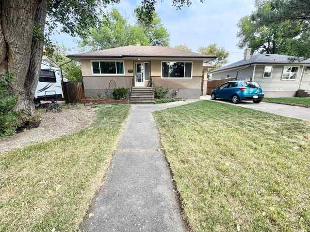 St Edwards real estate 1011 10 Avenue N in St Edwards Lethbridge