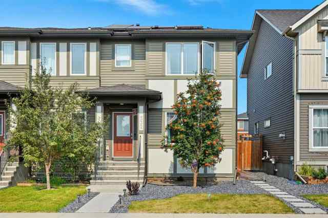 Midtown real estate 532 Midtown Street SW in Midtown Airdrie