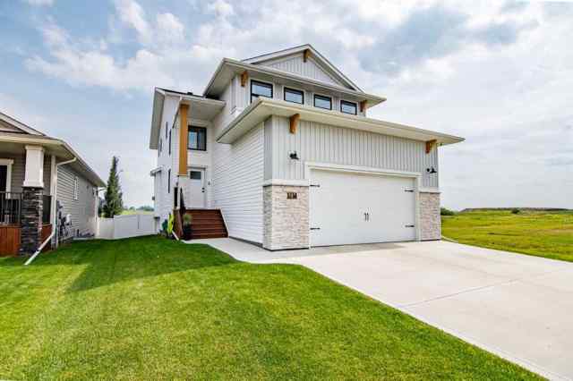 Palisades real estate 587 Robinson Avenue  in Palisades Penhold