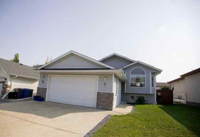 Lancaster Green real estate 7 Langford Cres. Crescent  in Lancaster Green Red Deer