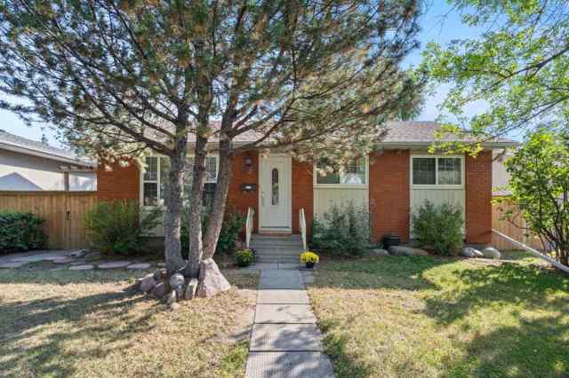 Southview real estate 1989 Cottonwood Crescent SE in Southview Calgary