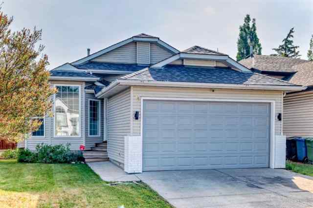 Douglasdale/Glen real estate 96 Douglas Ridge Close SE in Douglasdale/Glen Calgary