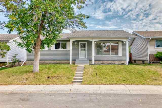 Rundle real estate 424 Rundlehill Way NE in Rundle Calgary