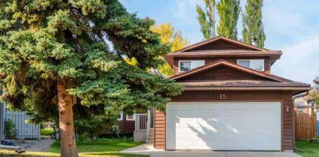 Deer Run real estate 15 Deer Bay SE in Deer Run Calgary