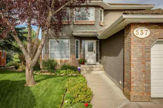 Signal Hill real estate 537 Sierra Madre Court SW in Signal Hill Calgary