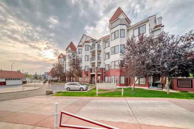 Royal Oak real estate 120, 60 Royal Oak Plaza NW in Royal Oak Calgary