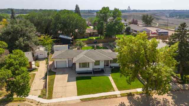 SW Hill real estate 76 Bray Crescent SW in SW Hill Medicine Hat