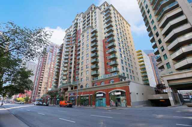 Downtown West End real estate 317, 1111 6 Avenue SW in Downtown West End Calgary
