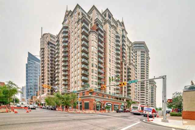 Downtown West End real estate 209, 1111 6 Avenue SW in Downtown West End Calgary