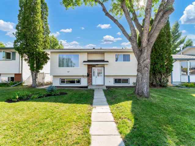 Ross Glen real estate 27 East Glen Street SE in Ross Glen Medicine Hat