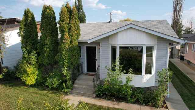Hanna real estate 313 3 Avenue W in Hanna Hanna