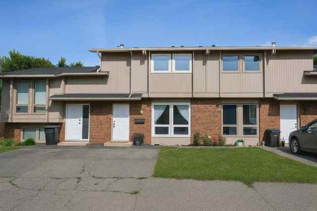 McLaughlin Meadows real estate 18 Cataract Road SW in McLaughlin Meadows High River