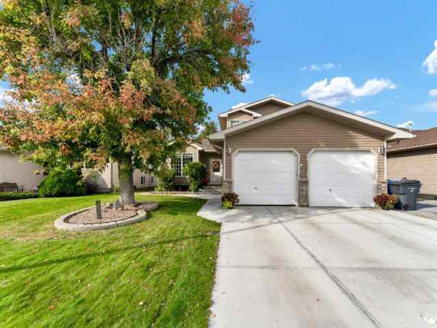 SE Southridge real estate 16 Storrs Crescent SE in SE Southridge Medicine Hat