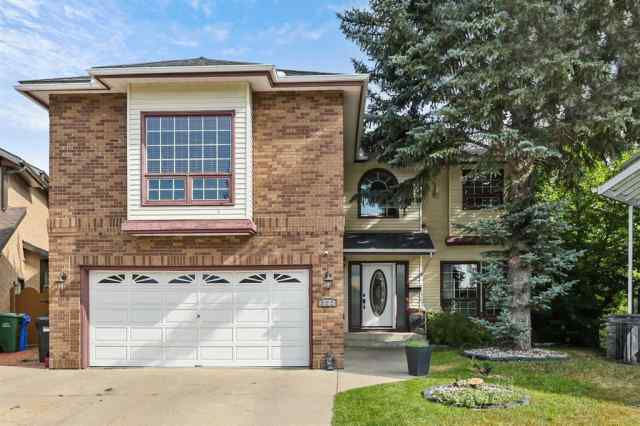 Douglasdale/Glen real estate 322 Douglas Woods Court SE in Douglasdale/Glen Calgary
