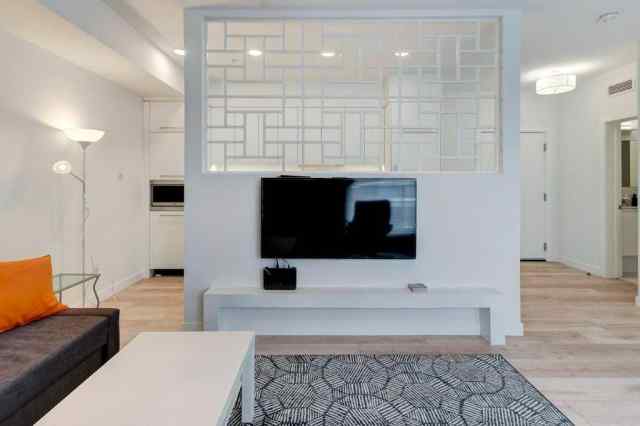 University District real estate 206, 3130 Thirsk Street NW in University District Calgary