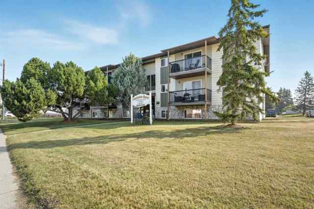 Park Place real estate 205, 25 Robinson Avenue  in Park Place Penhold